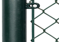 maillon de chaîne enduit de plastique de 2,4 m de haut clôturant le cadre de sécurité de l'installation de protection