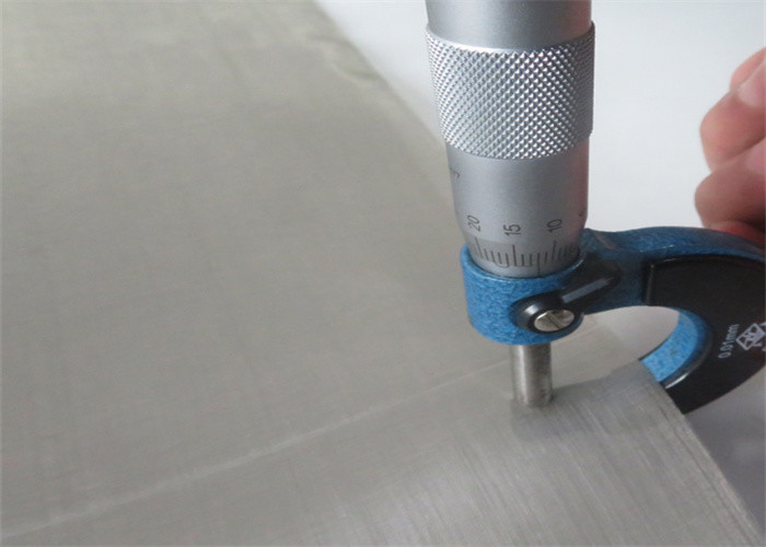 0.01mm fil tissé ultra fin Mesh High Temperature d'acier inoxydable de 30m x de 0.95cm