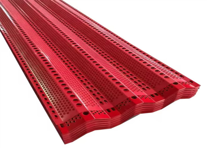Panneaux de clôture pour pare-vent perforés rouges en fibre de polyester extérieure remplissage en poudre électrostatique