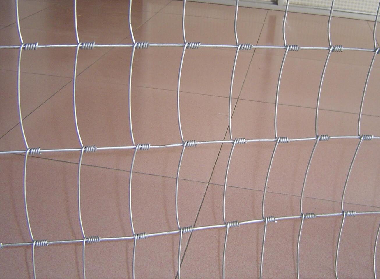 La barrière tissée de champ avec le noeud galvanisé plongé chaud de joint de charnière/a fixé le noeud