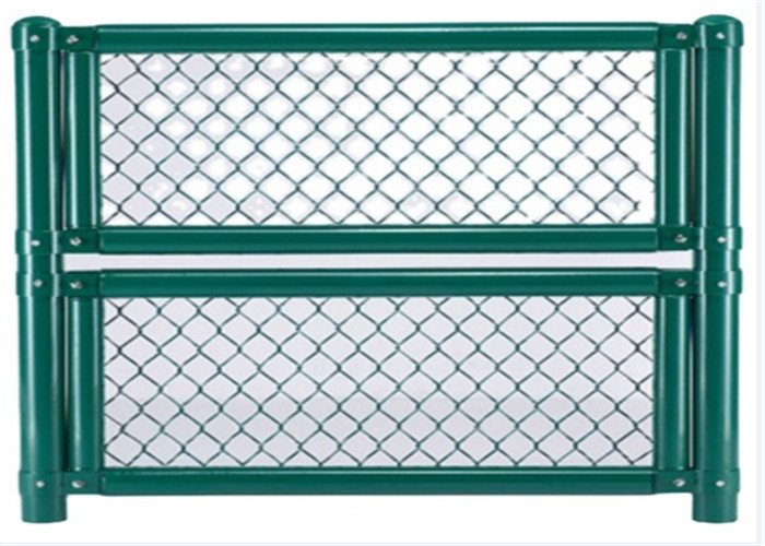 fil de chaîne de largeur de 2.5m clôturant le stade de PVC de sécurité de terrain de football de haut de 6 pi